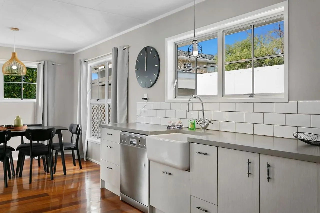 Holiday home Chic Central Taupo Escape With Space, Comfort And Style