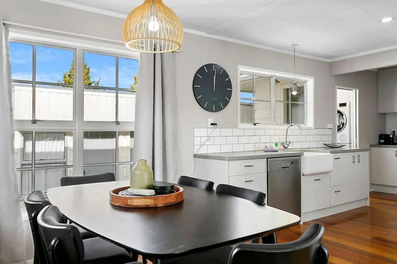 Chic Central Taupo Escape With Space, Comfort And Style